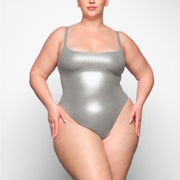 SKIMS Fits Everybody Square Neck Bodysuit Silver - Picture 1 of 13